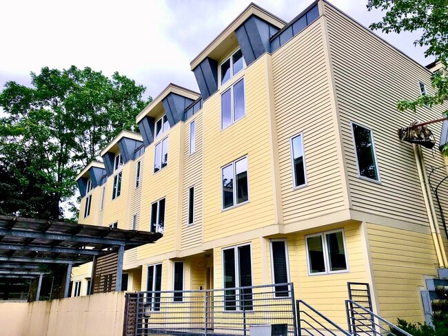 Primary Photo - 44 Regent St