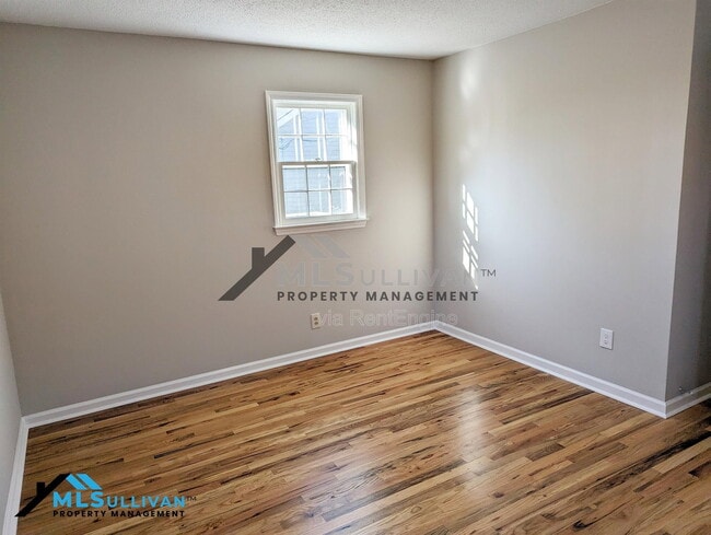 Building Photo - 2414 Albany St