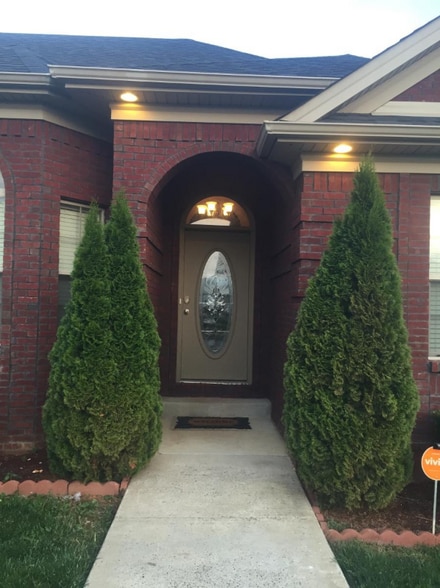 Building Photo - 302 Willow Crossing Ct