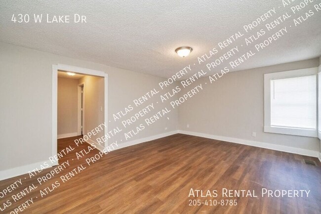 Building Photo - 430 W Lake Dr