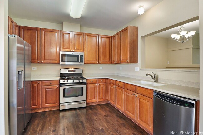 Building Photo - 719 Hanbury Dr