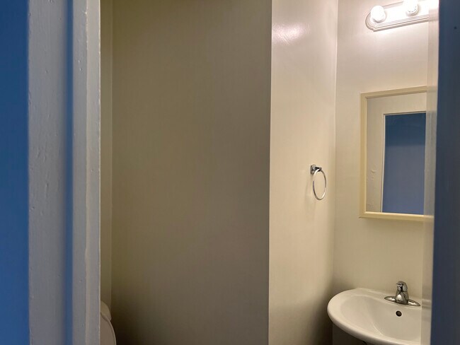 Building Photo - 652 San Juan Ave