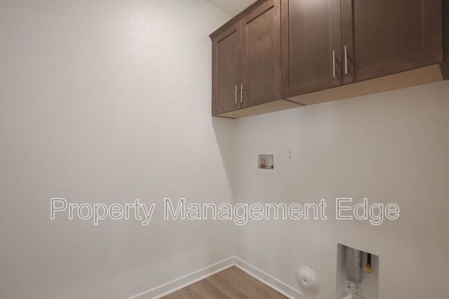 Building Photo - 30913 Chuckwagon Ct