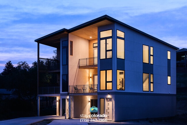 Glenn St - 2248 Glenn St