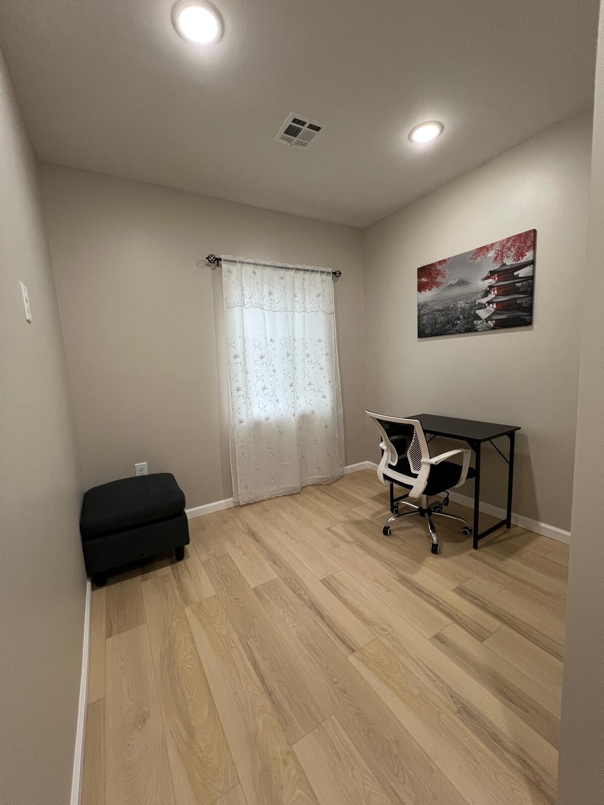Room - 40 Lewis Ave