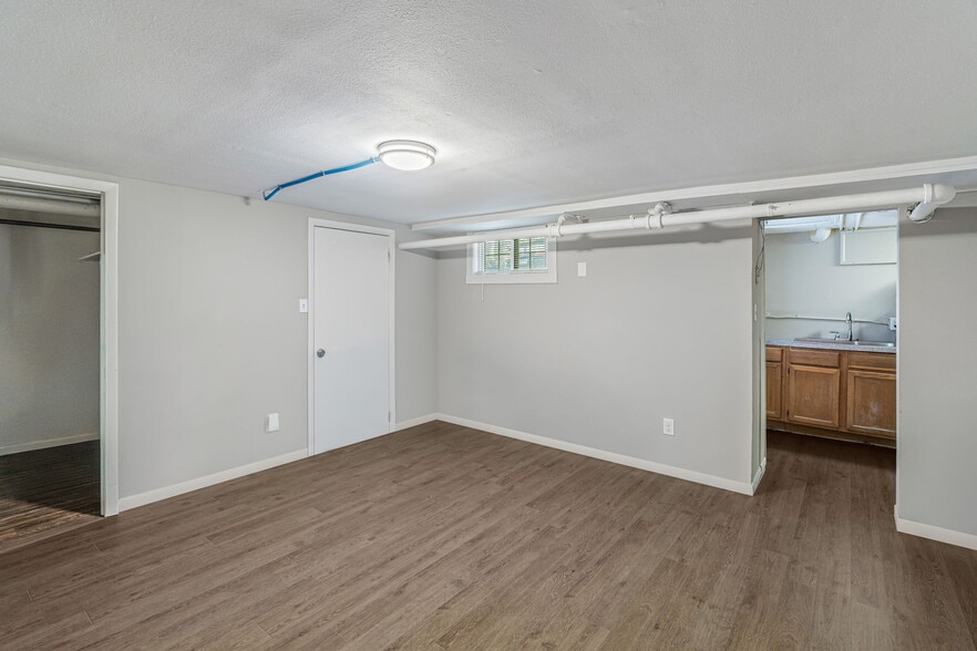 Building Photo - 1606 Laurel Ave