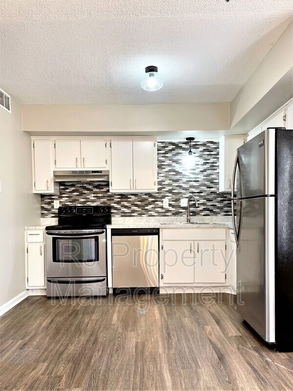Building Photo - 2344 N Orchid Dr