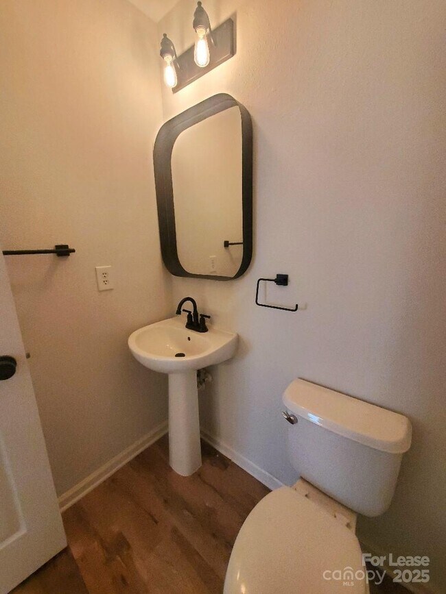 Building Photo - 5709 Kelden Walker Ln