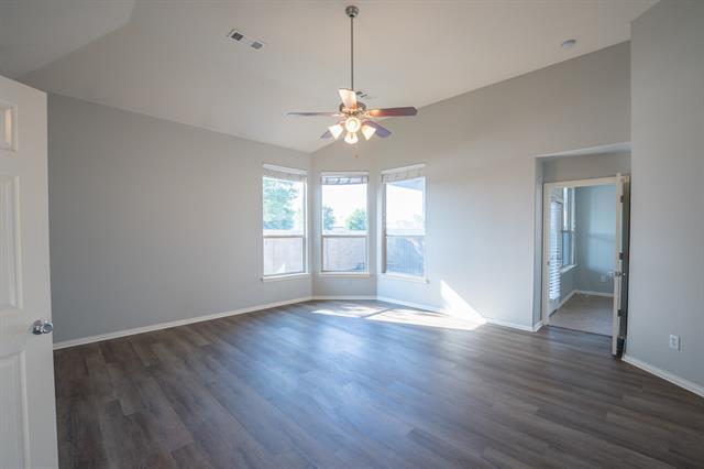 Building Photo - 504 Hummingbird Dr