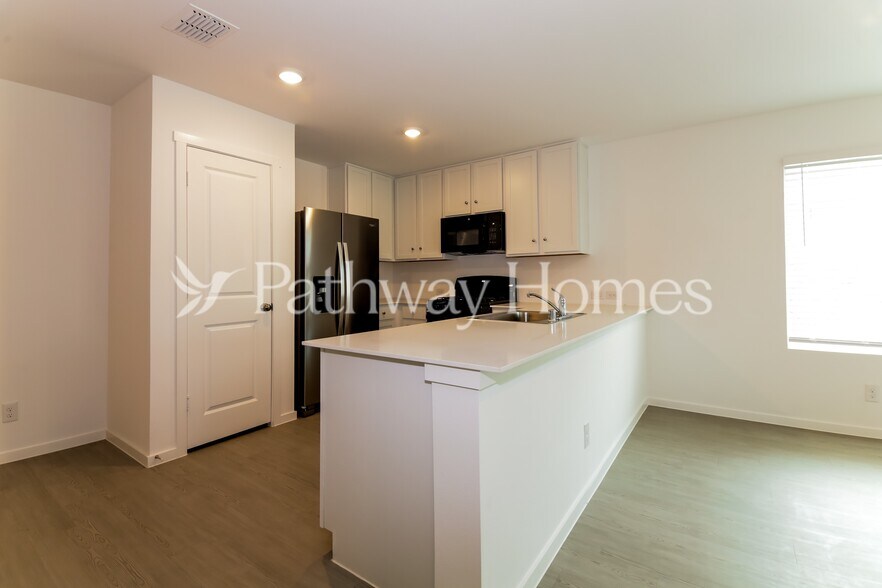 Building Photo - 1535 Lanner Mdws Ln