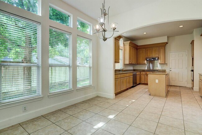 Building Photo - 11126 Sherwood Garden Dr