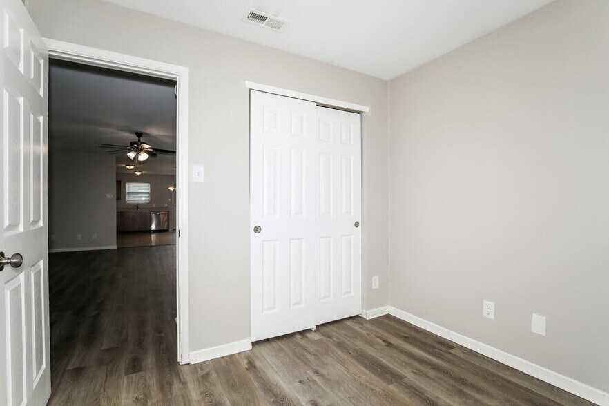 Building Photo - 8039 Bach Dr