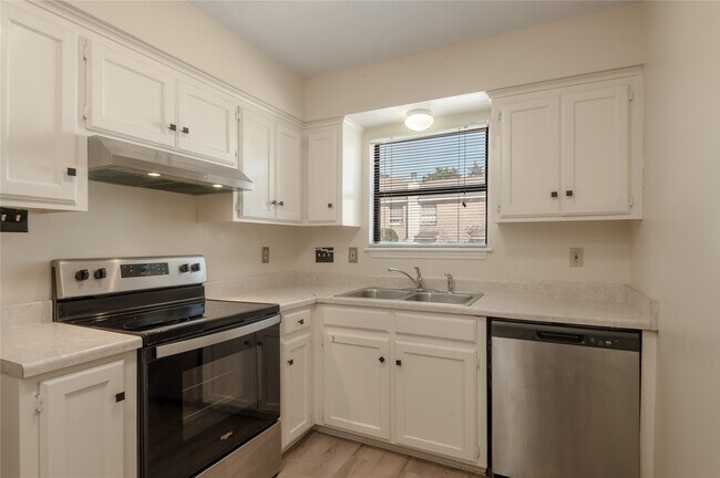 Building Photo - 1401 Ave O