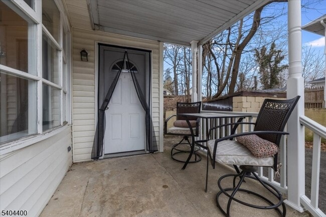 Building Photo - 32 W New St