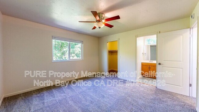 Building Photo - 360 Manka Cir