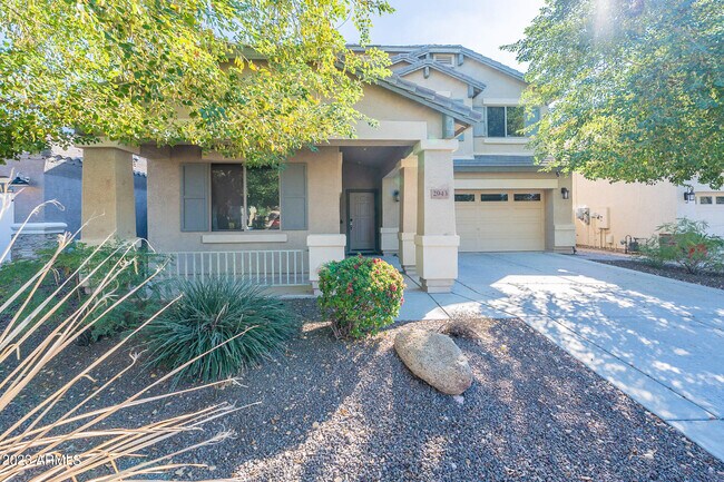 Building Photo - 2943 E Quiet Hollow Ln