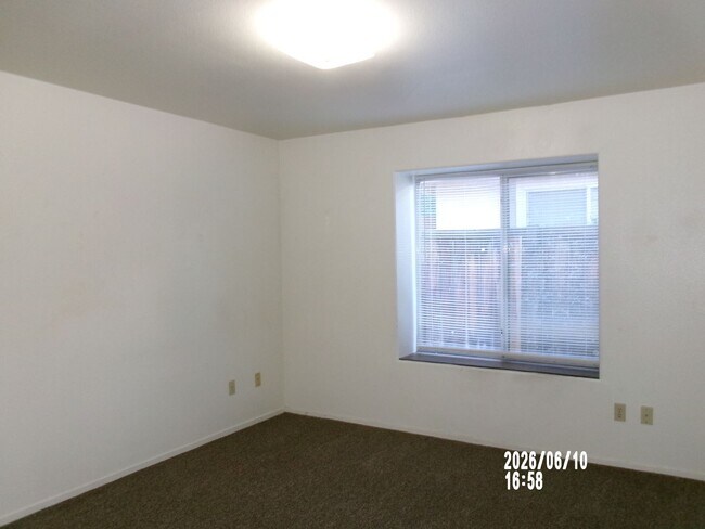 Building Photo - 2811 Brookside Dr