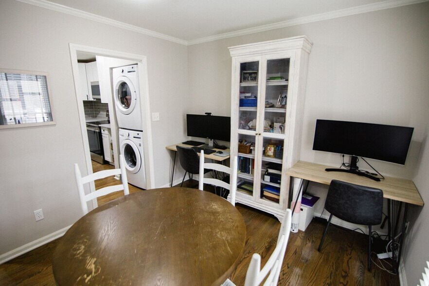 Building Photo - 510 N Poplar St