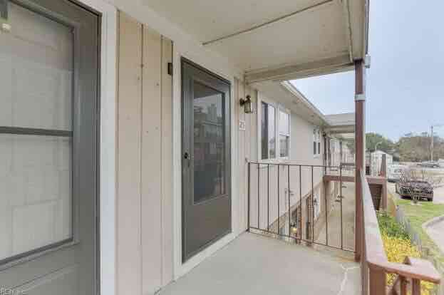 Building Photo - 1423 E Ocean View Ave