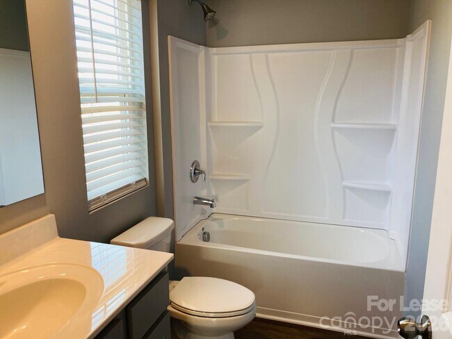 Building Photo - 3242 Treyson Dr