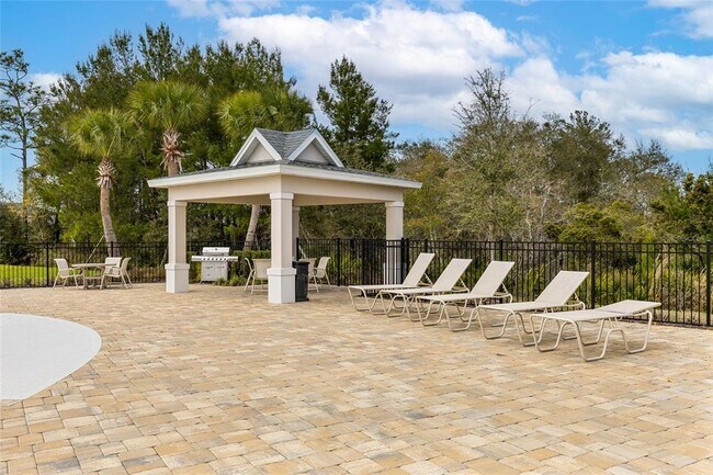 Building Photo - 819 Liliana Dr
