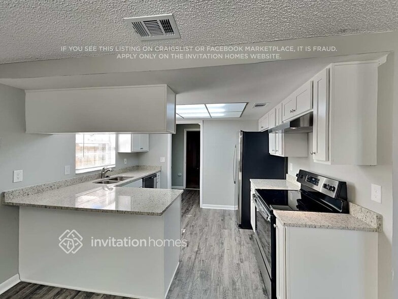 Building Photo - 7002 Almendariz Way