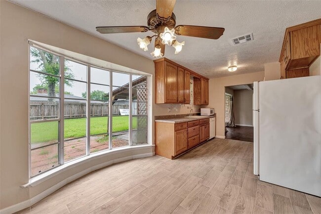 Building Photo - 16603 Tibet Rd