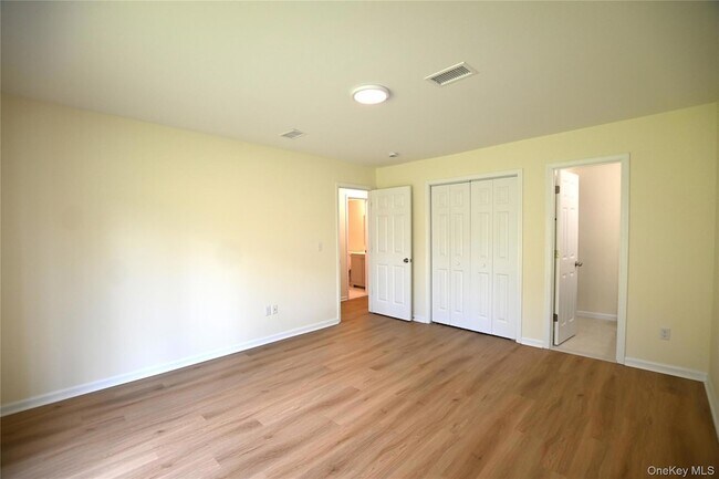 Building Photo - 276 Temple Hill Rd
