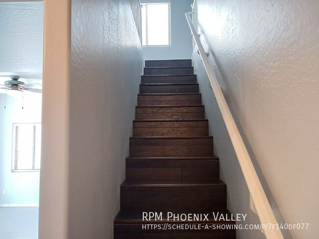 Building Photo - Charming Phoenix 3 Bed / 2.5 Bath Townhome...