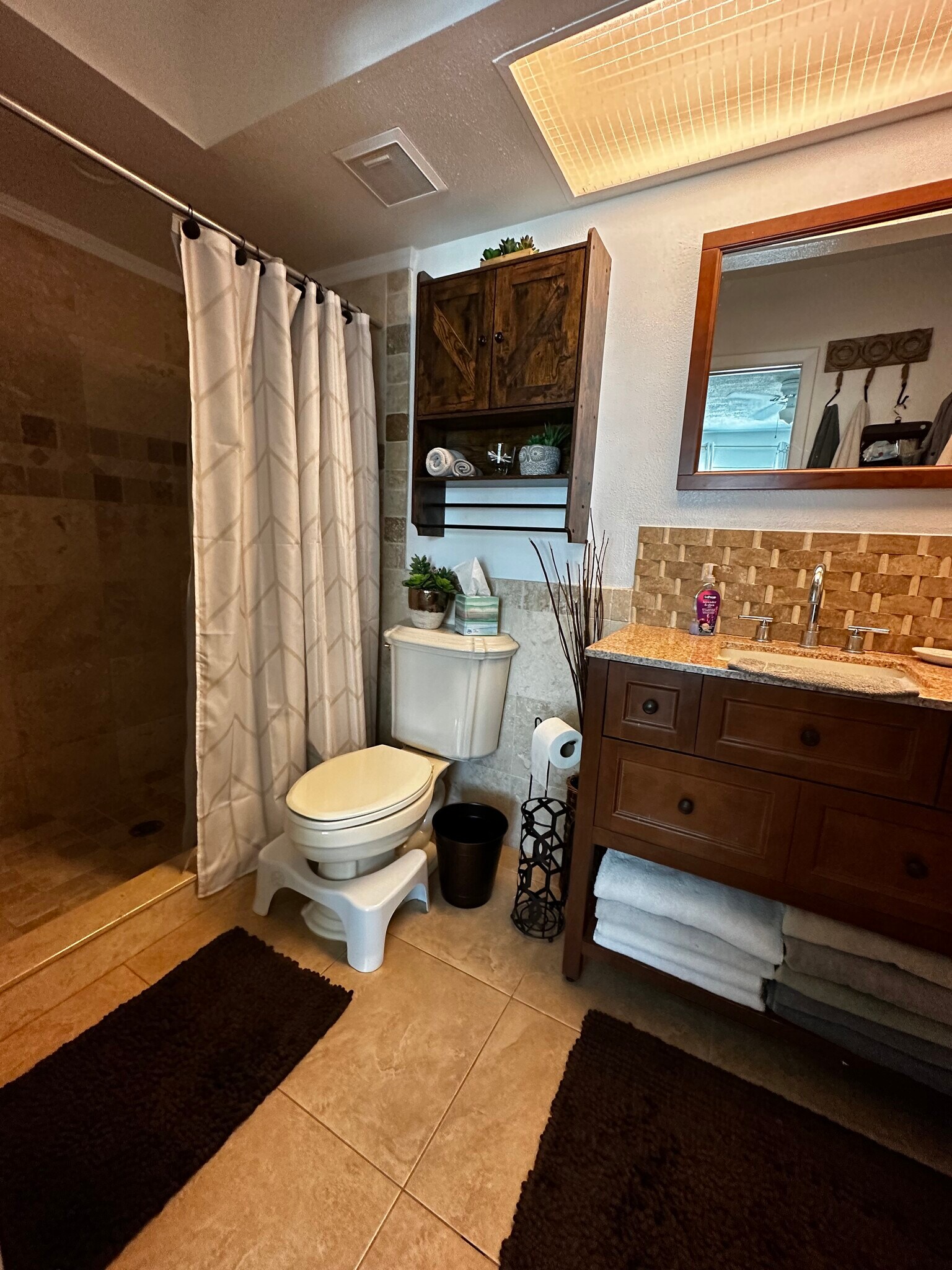 Building Photo - 2750 S Pines Dr