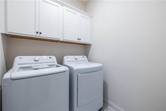 Building Photo - 1296 Ainsworth Alley