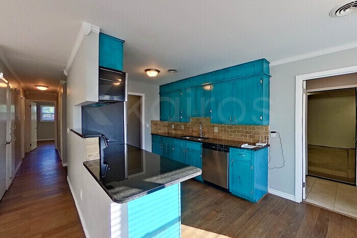 Building Photo - 4418 Mesa Cir