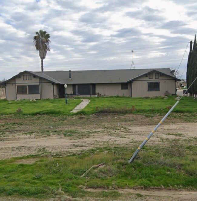 Building Photo - 21254 Ave 7