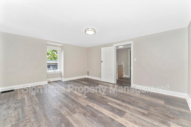 Building Photo - 267 S Prospect St