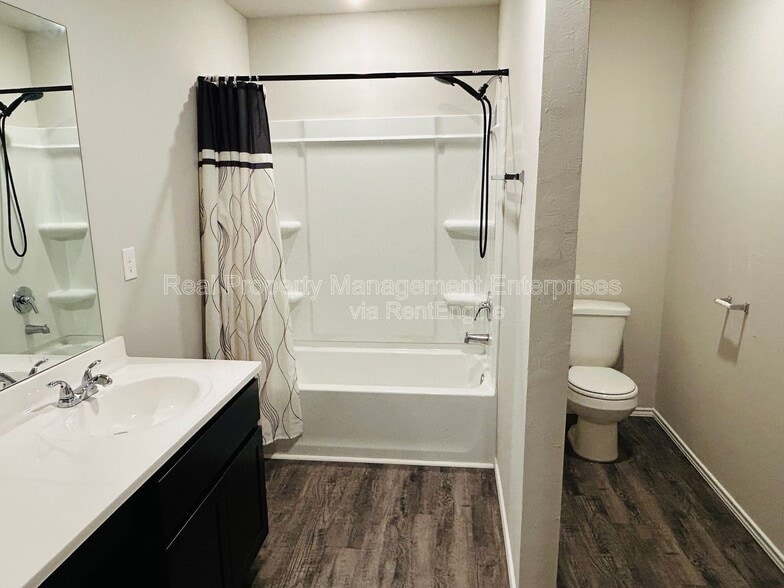 Building Photo - 11804 Krew Wy