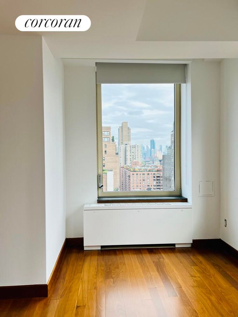 Building Photo - 305 E 63rd St