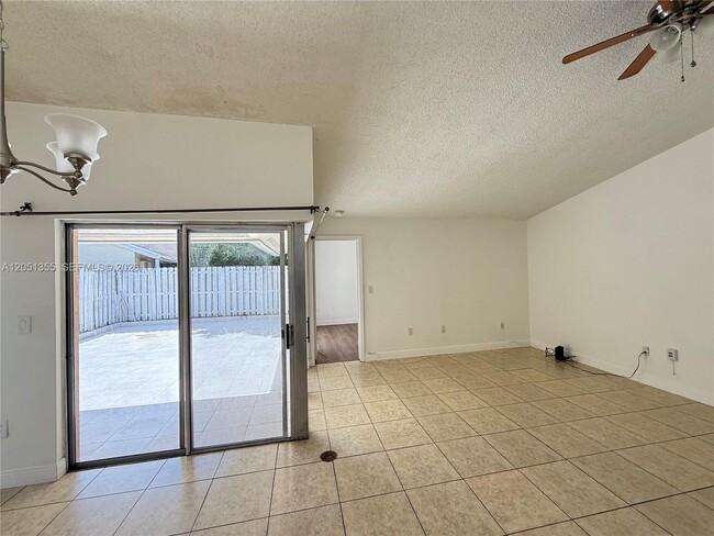 Building Photo - 21393 NE 8th Ct