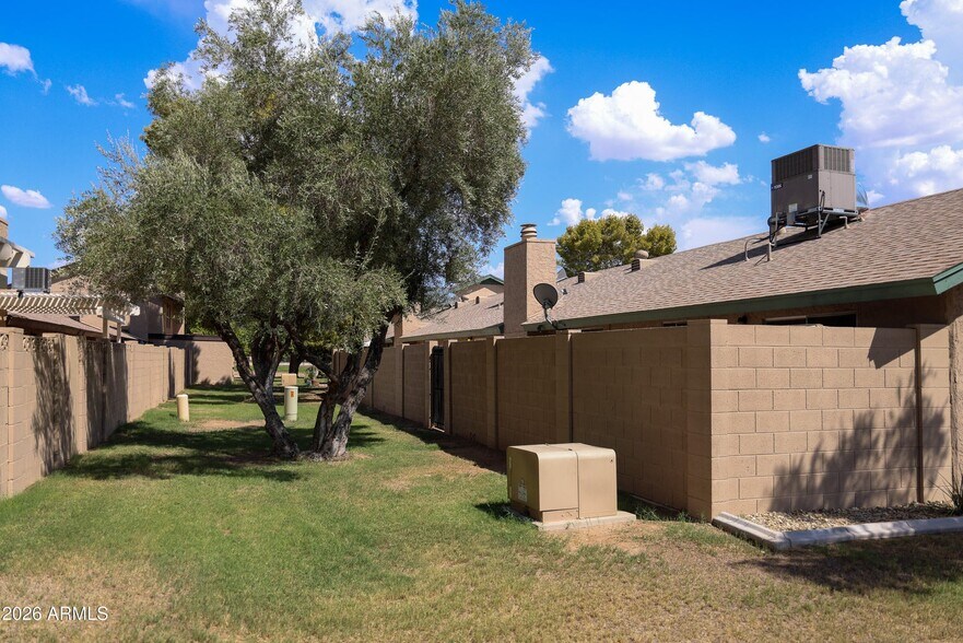 Building Photo - 17819 N 45th Ave