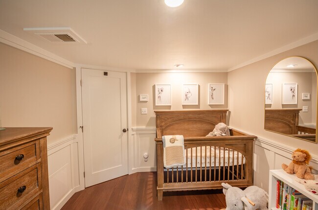 Building Photo - 2323 NE 89th St