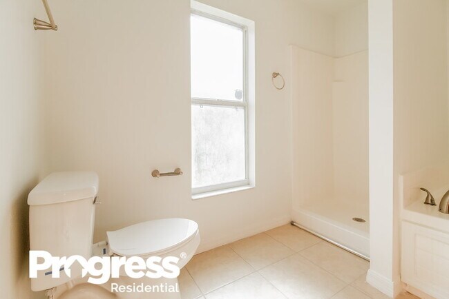 Building Photo - 1044 Cannock Dr