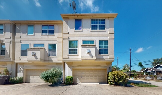 Building Photo - 328 Malone St