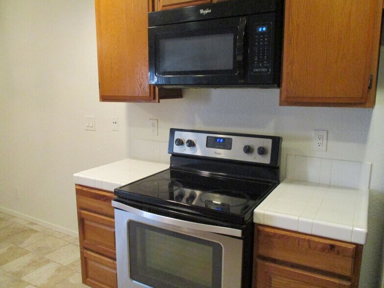 Building Photo - 3802 Dunford Ln