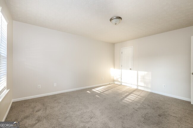 Building Photo - 824 Piccadilly Cir