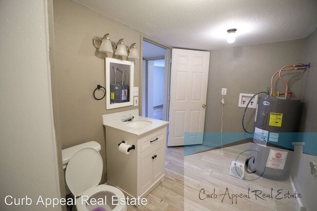 Building Photo - 2 br, 1 bath House - 820 Warren