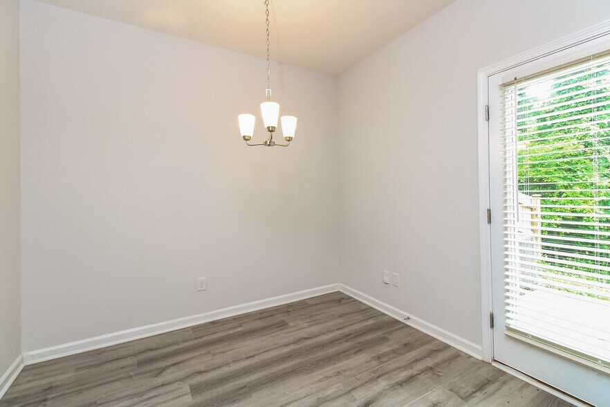 Building Photo - 335 Northwood St