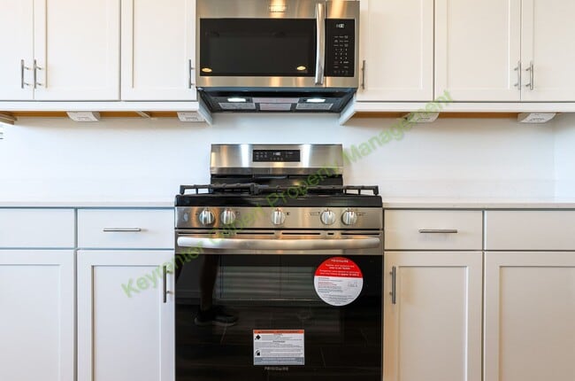 Building Photo - Pet Friendly 5 bed/3 bath in the Hawes Crossing Community of East Mesa