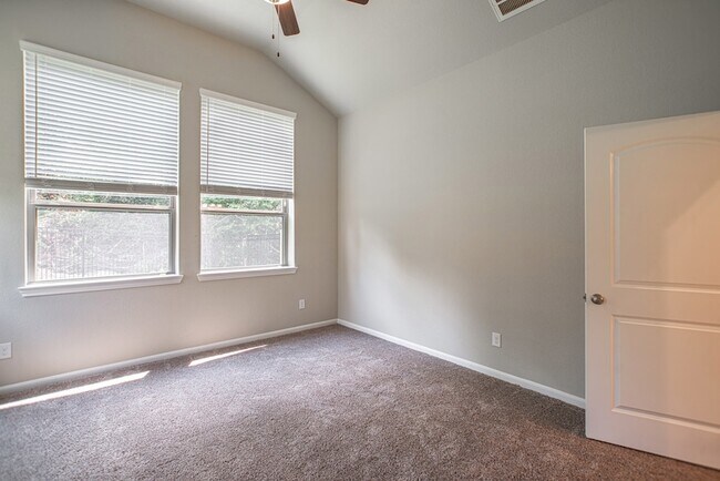 Building Photo - 28104 Rocky Heights Dr