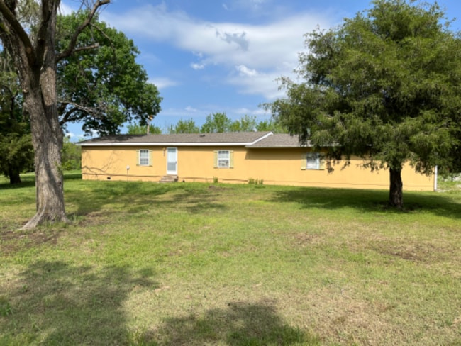 Primary Photo - 9590 SW McAdoo Rd