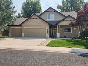 Building Photo - Remodeled 4 bedroom home