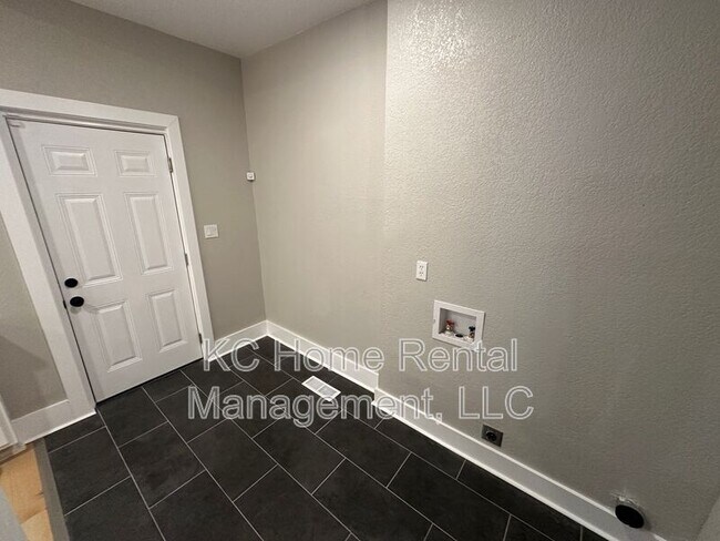 Building Photo - 4010 S Benton Ave